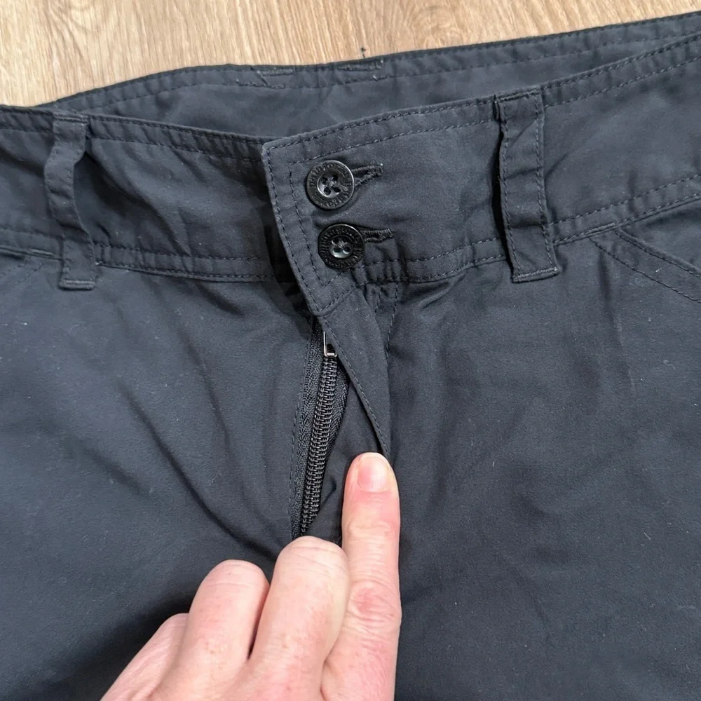 Patagonia Solimar Black Cargo Long Shorts in Nylon Outdoor Lightweight Size 2
